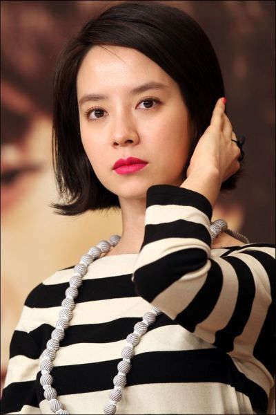 Foto aktris Korea Song Ji-hyo 42
