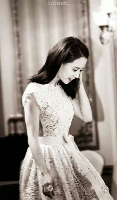 Foto aktris Korea Song Ji-hyo 46